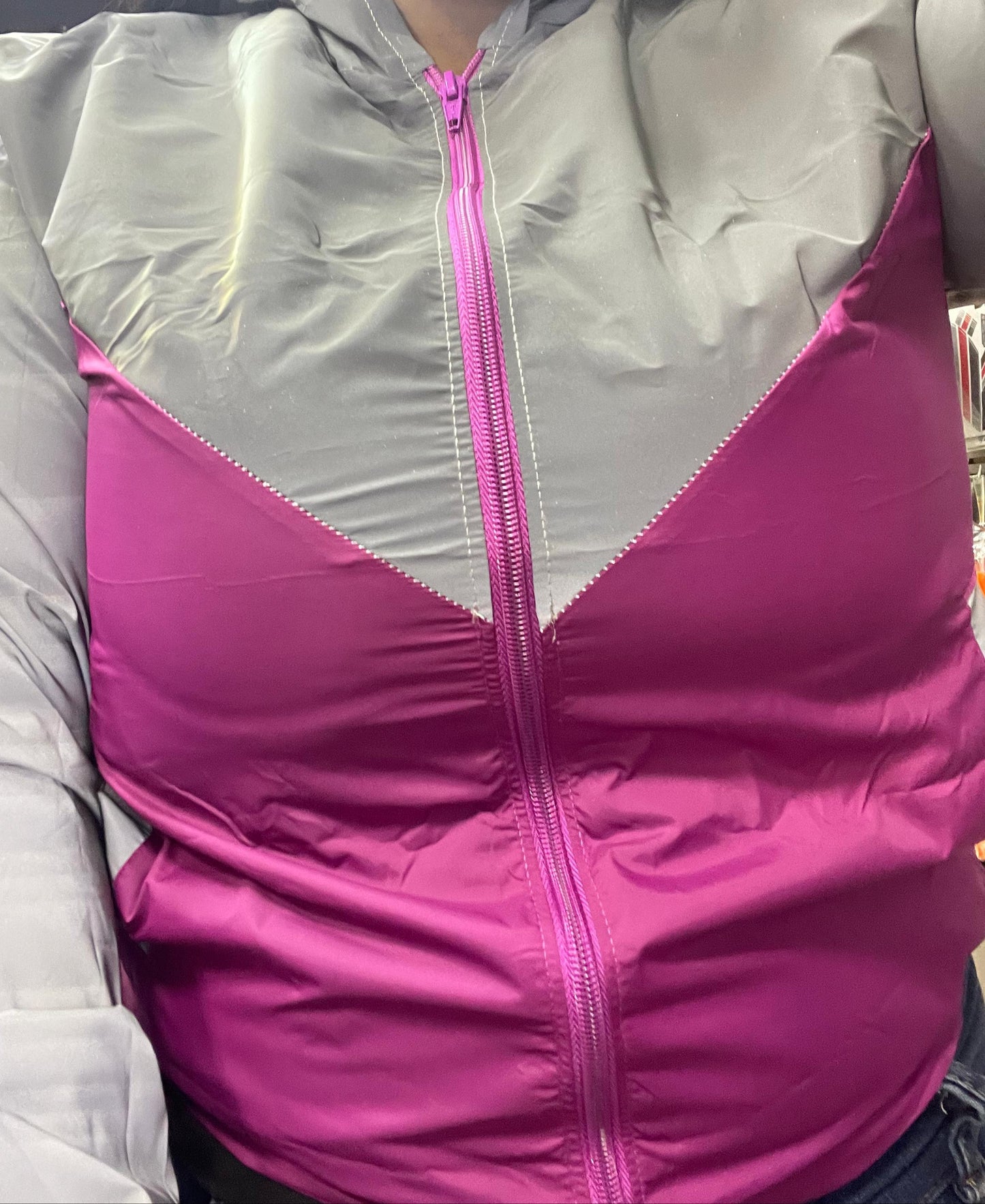 CHAQUETA IMPERMEABLE MORADA TALLA S