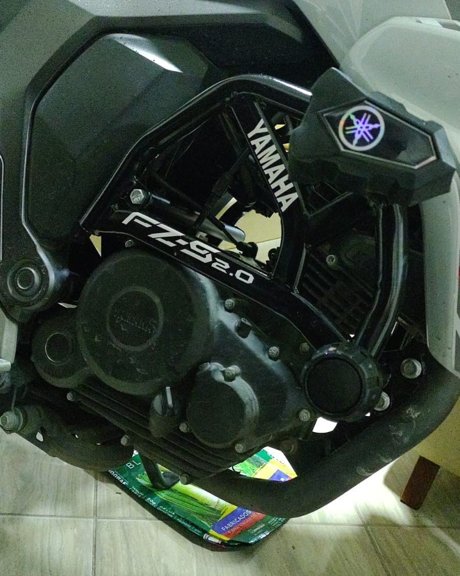 DEFENSA STUNT FZ2.0 NEGRA