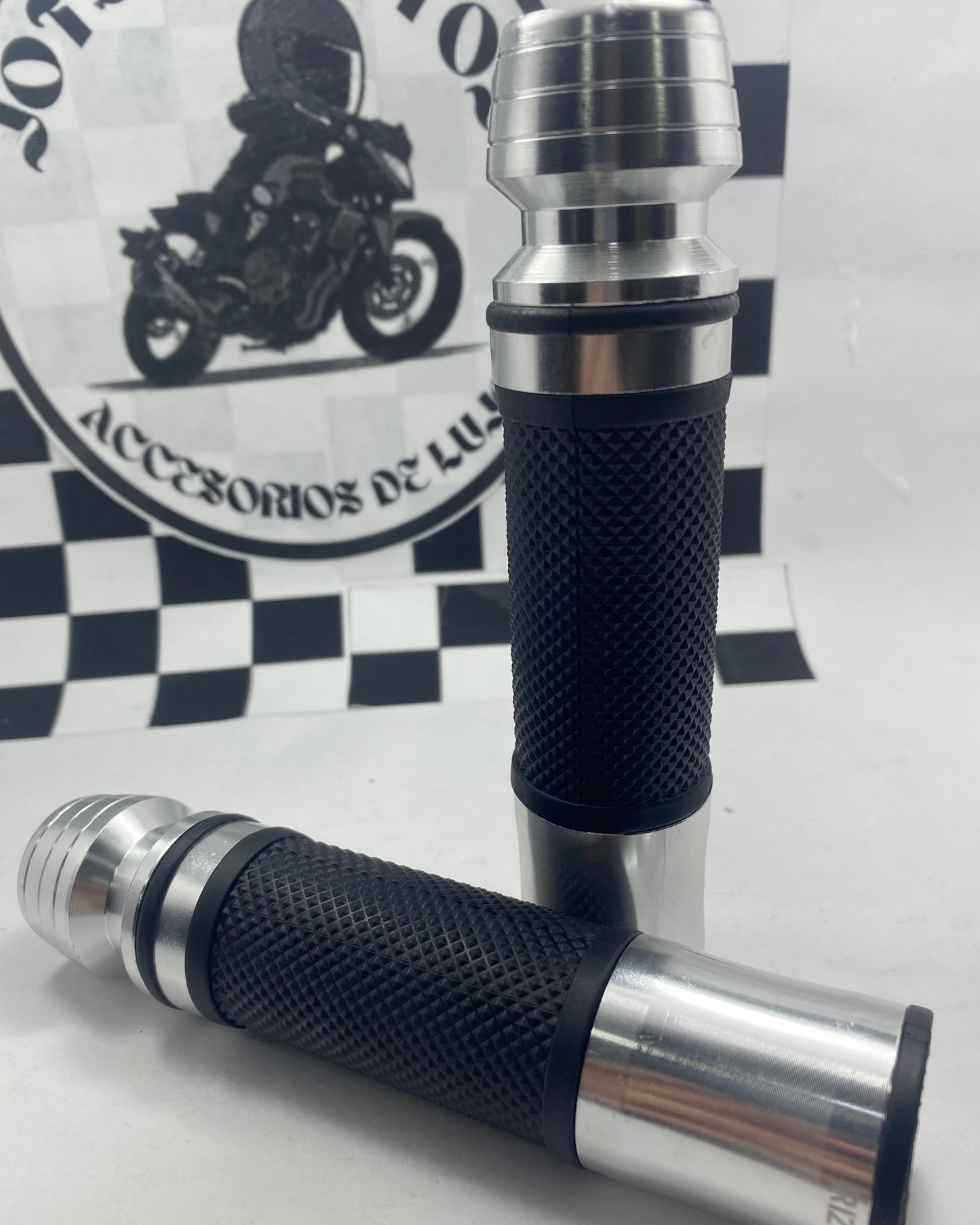 MANILAR EN ALUMINIO CON TAPON