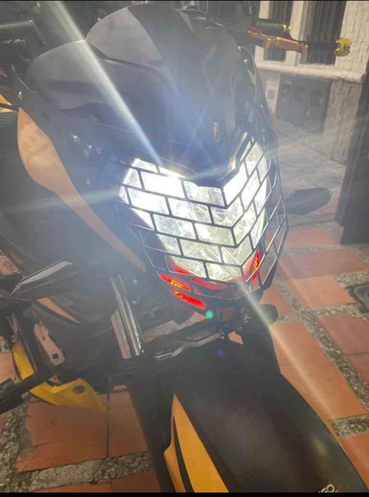 PROTECTOR DE FAROLA NS 200