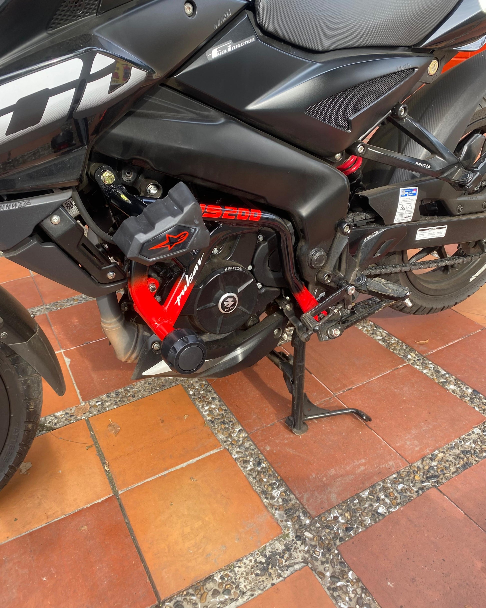 DEFENSA STUNT NS200 DOBLE COLOR
