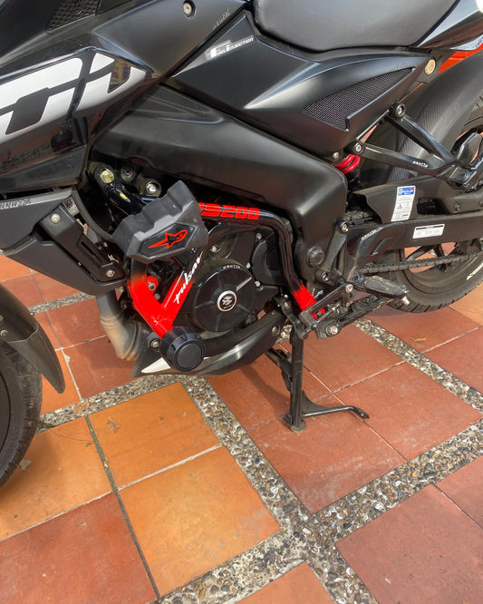 DEFENSA STUNT NS200 DOBLE COLOR