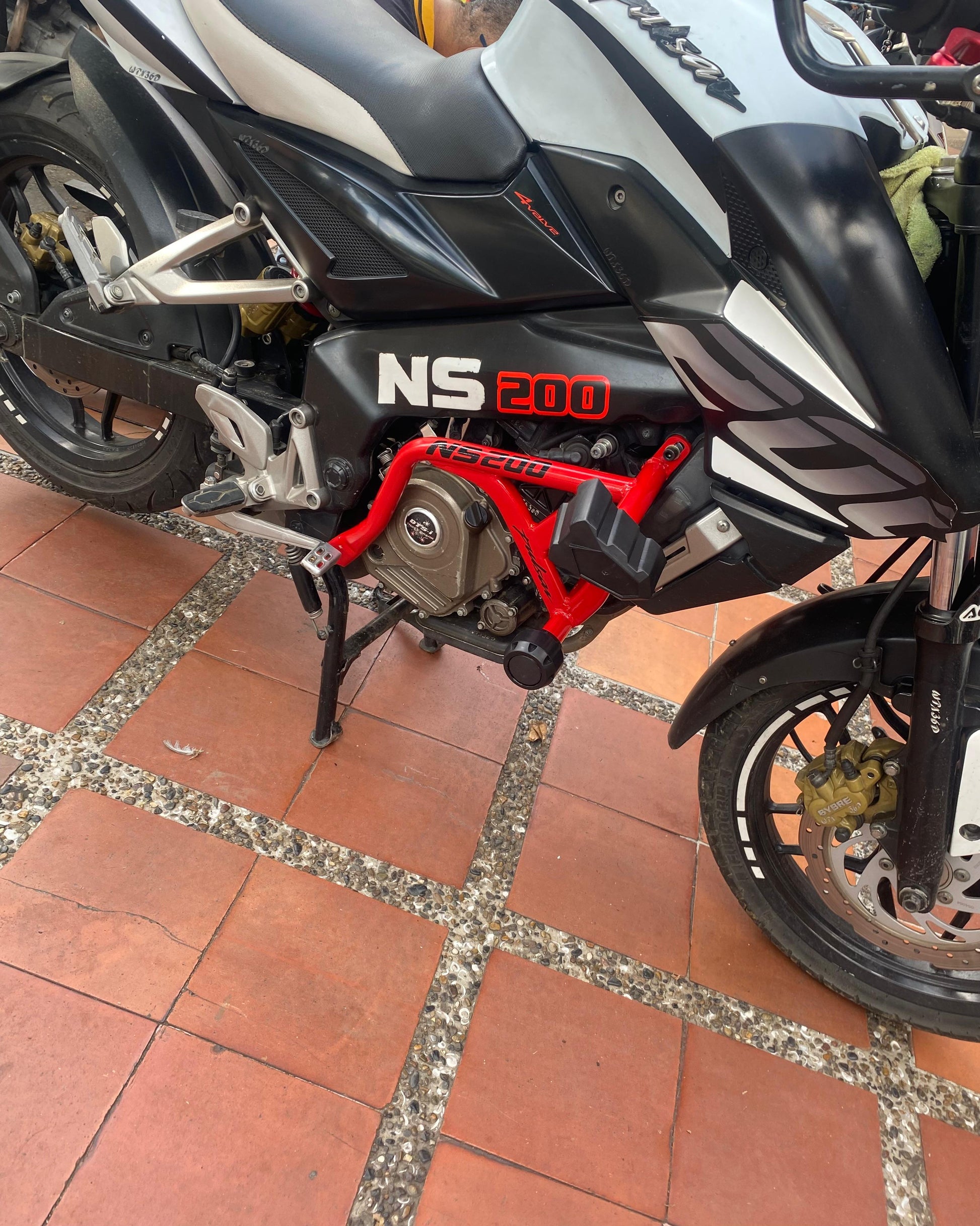 DEFENSA STUNT NS200 UNICOLOR