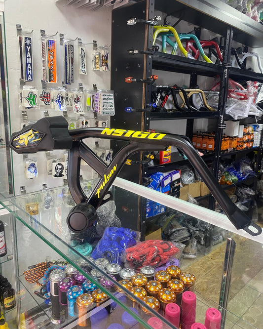 DEFENSA STUNT NS 160  NEGRA