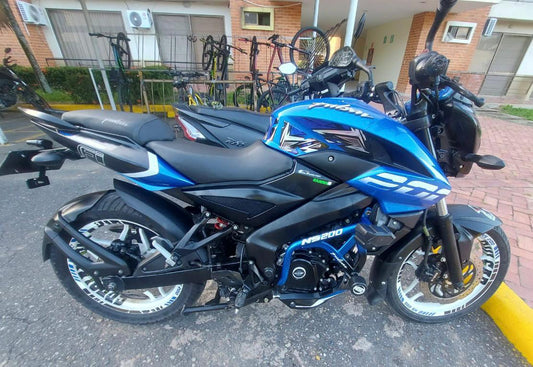 DEFENSA STUNT NS200 DOBLE COLOR