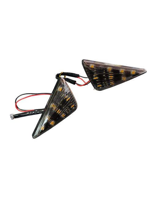 DIRECCIONAL DE INCRUSTAR TRIANGULAR GRANDE