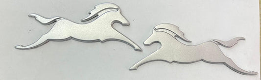 EMBLEMA TVS APACHE PLATEADO