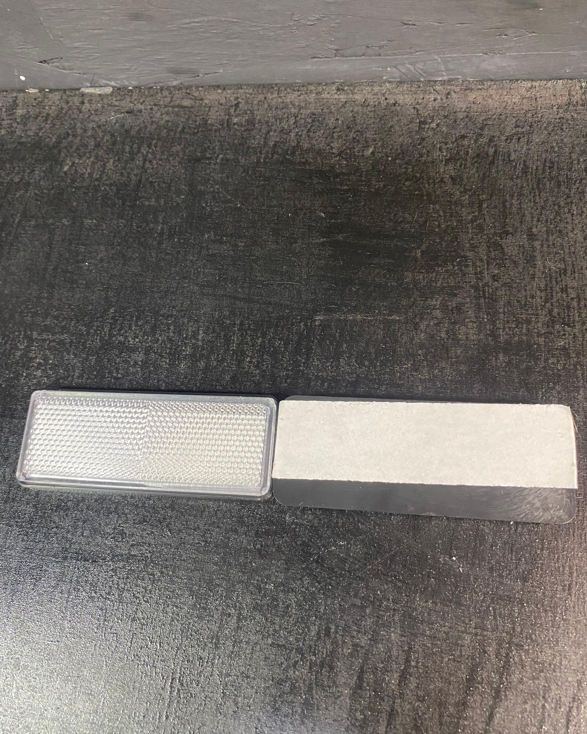 ROBALUZ RECTANGULAR PEGA X1